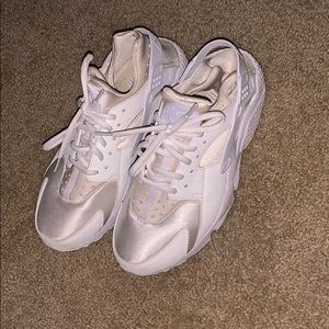 White Nike Huaraches